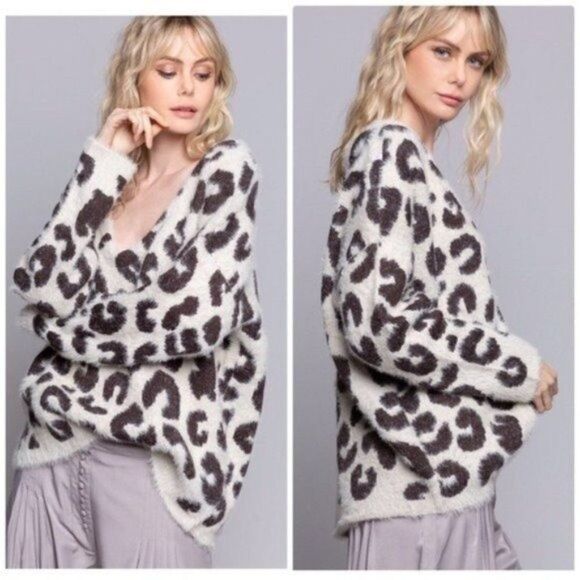 COPY - LEOPARD Print Sweater with V Neck in cream - Picture 2 of 6